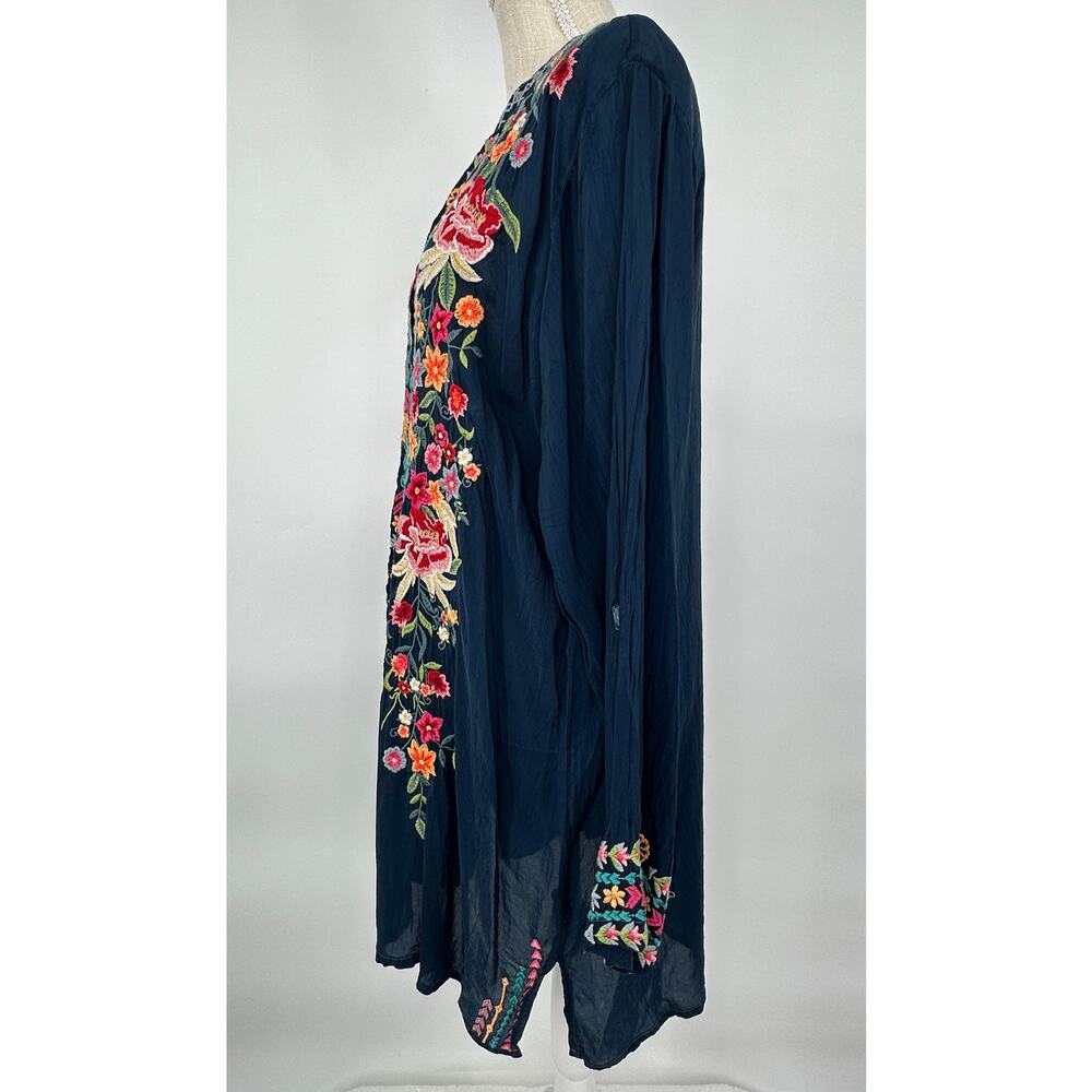 Johnny Was Annette Tunic Navy Floral Embroidered Top XL NWT Bastille Blue - Picture 7 of 10